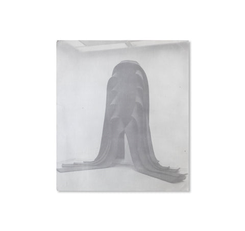 ROBERT MORRIS: 1 FELT PIECE, 10 DRAWINGS, 2 FILMS - INVITATION (1973) by Robert Morris