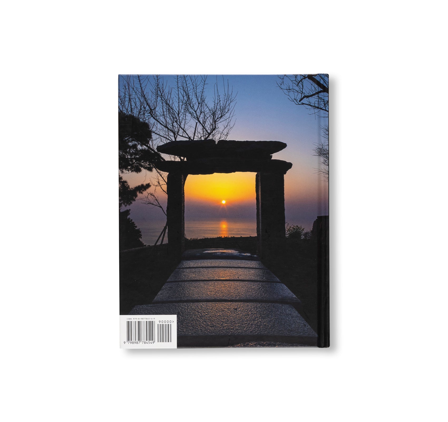 ENOURA OBSERVATORY: LAND OF DISTANT MEMORIES by Hiroshi Sugimoto