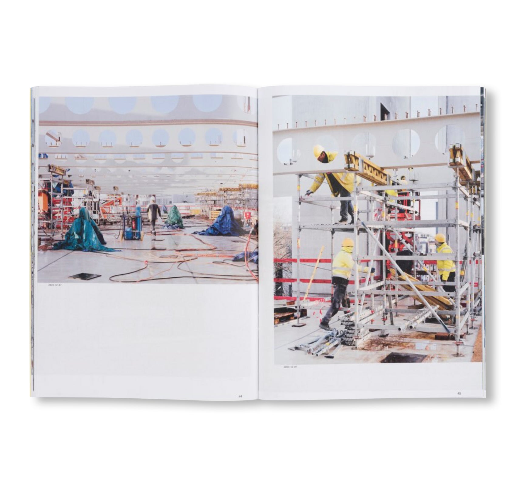 BAUKUNST FRAME by Baukunst