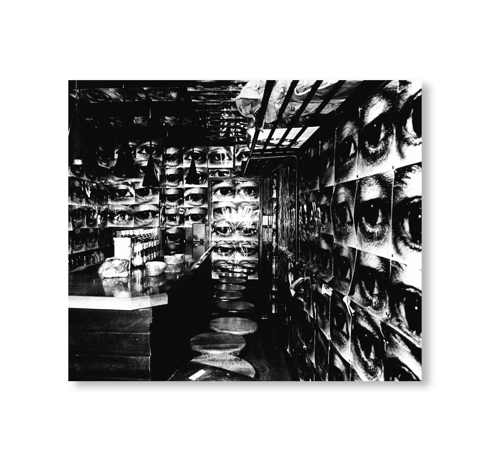 HOW TO TOKYO AT NIGHT by Daido Moriyama