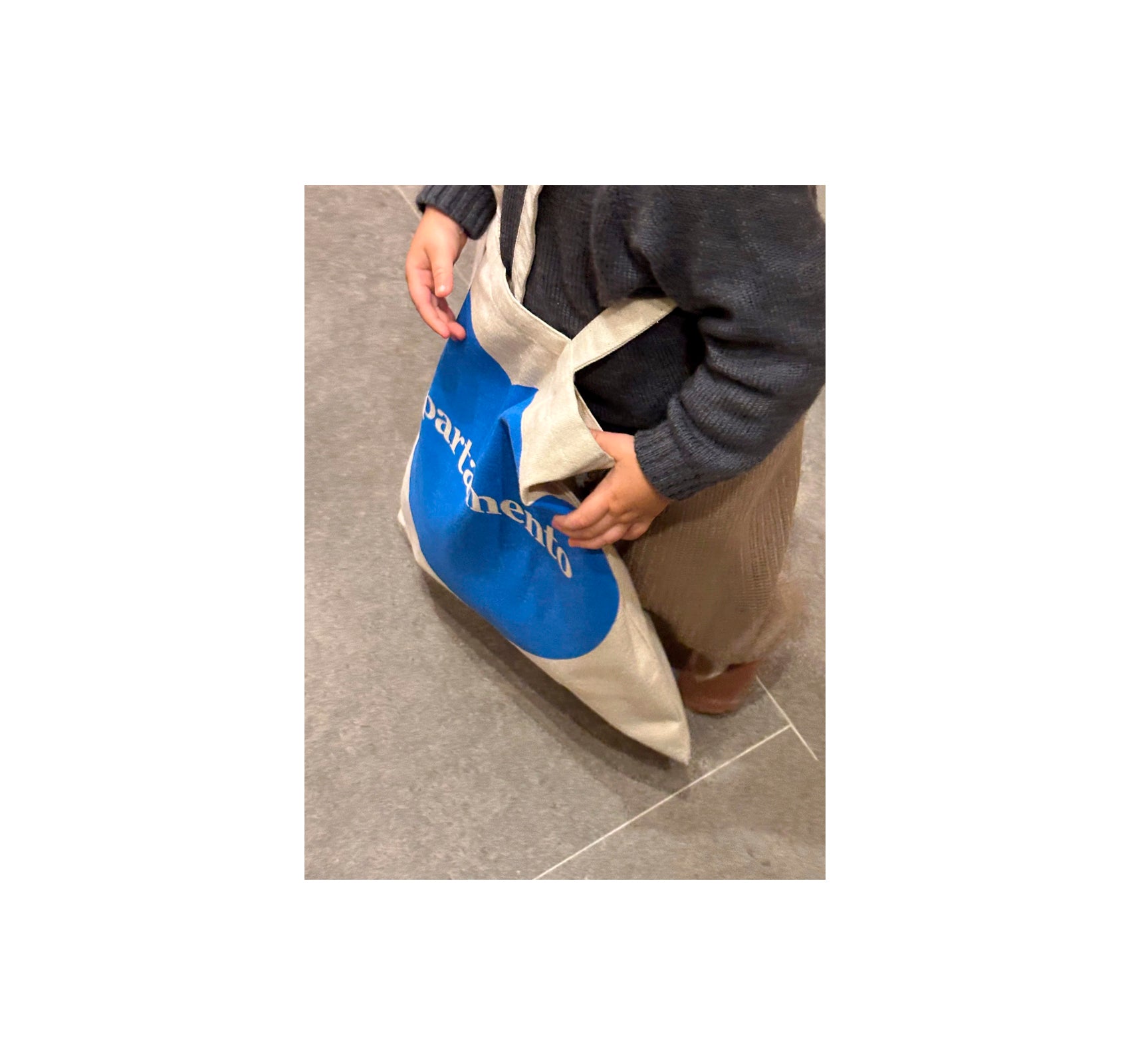 APARTAMENTO HEART TOTE BAG (BLUE FLAME)