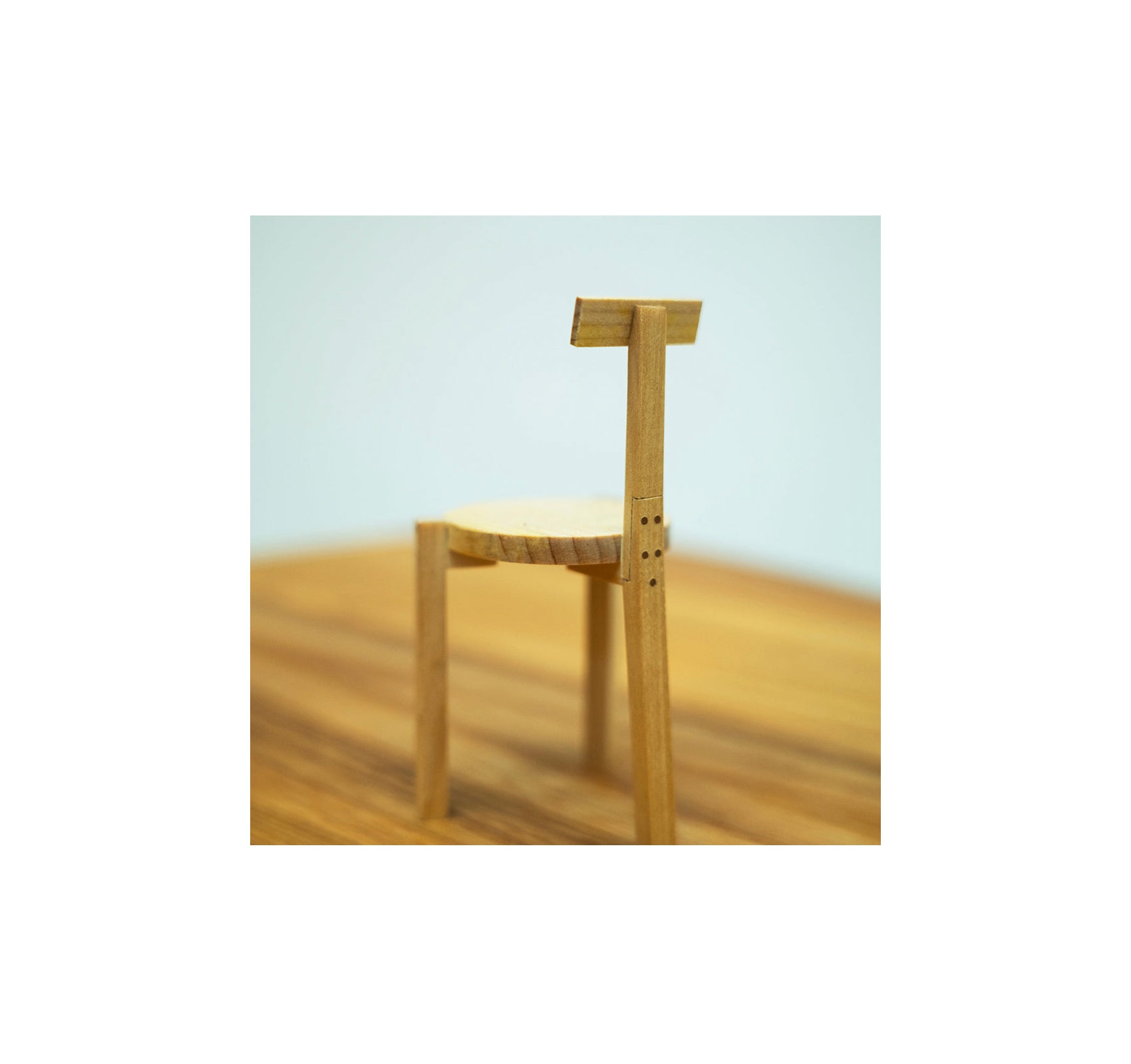 MINIATURE GIRAFA CHAIR by Lina Bo Bardi