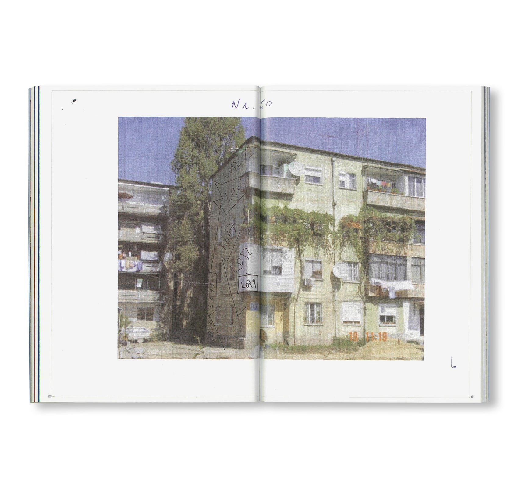 WHY IS COLOUR BETTER THAN GREY / なぜグレーよりカラーがいいのか by Anri Sala
