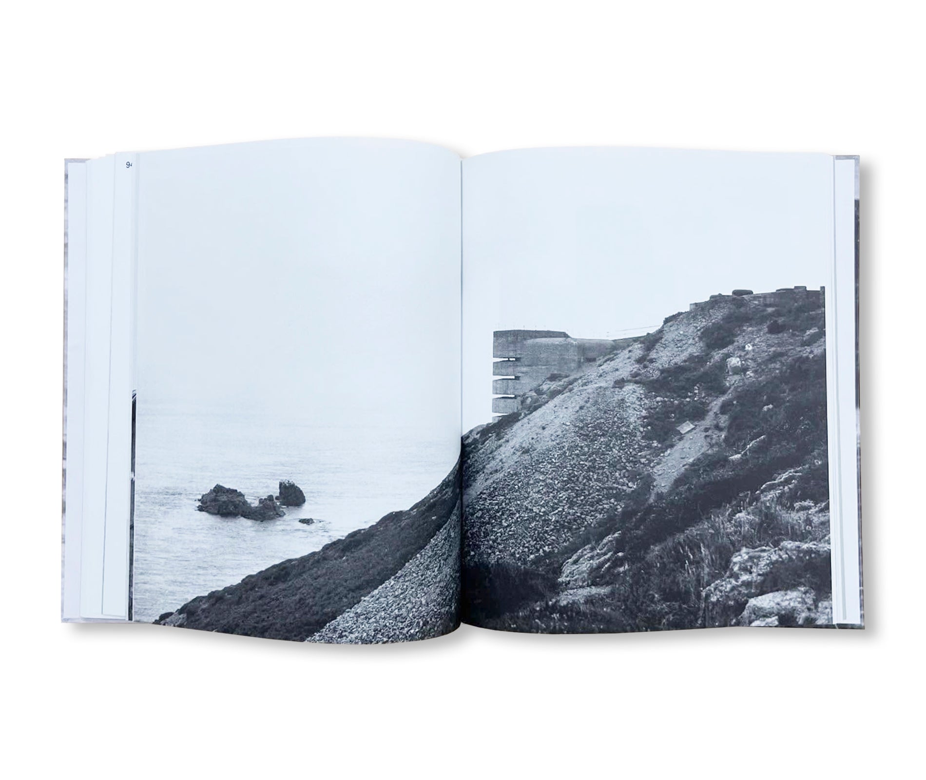 PAUL VIRILIO: BUNKER ARCHEOLOGY by Paul Virilio