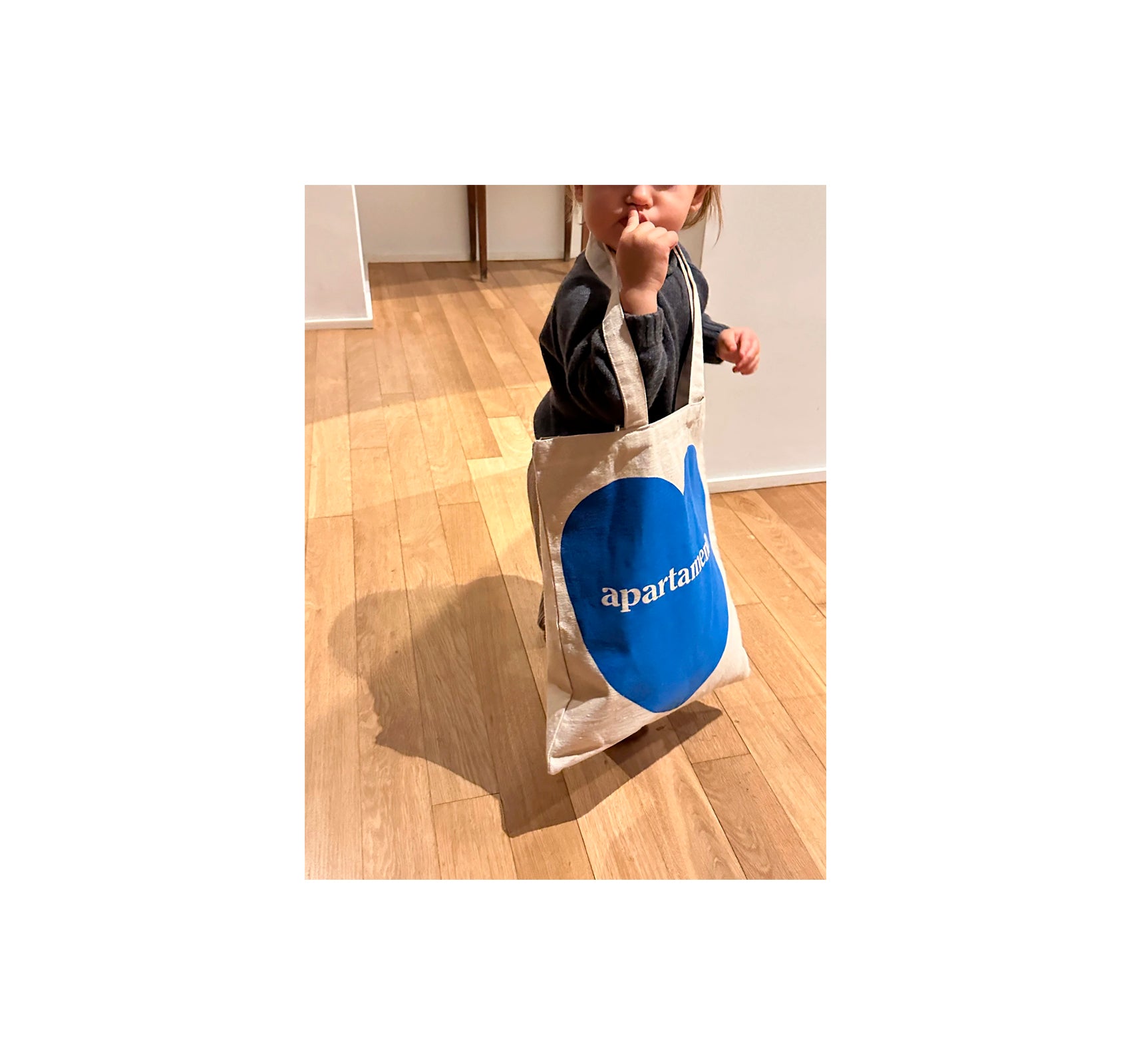 APARTAMENTO HEART TOTE BAG (BLUE FLAME)