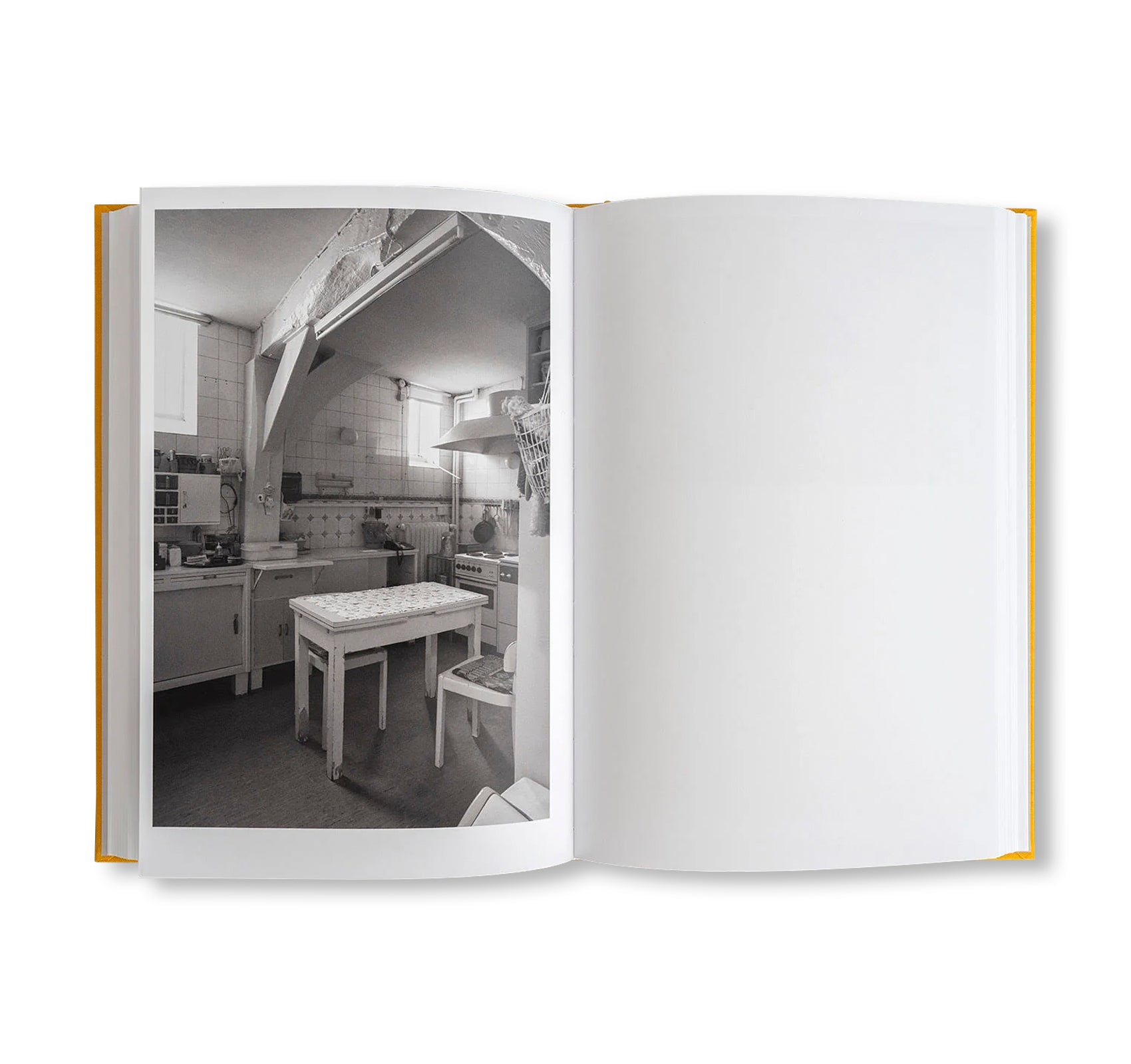 HANNE DARBOVEN. AM BURGBERG by Julia Gaisbacher