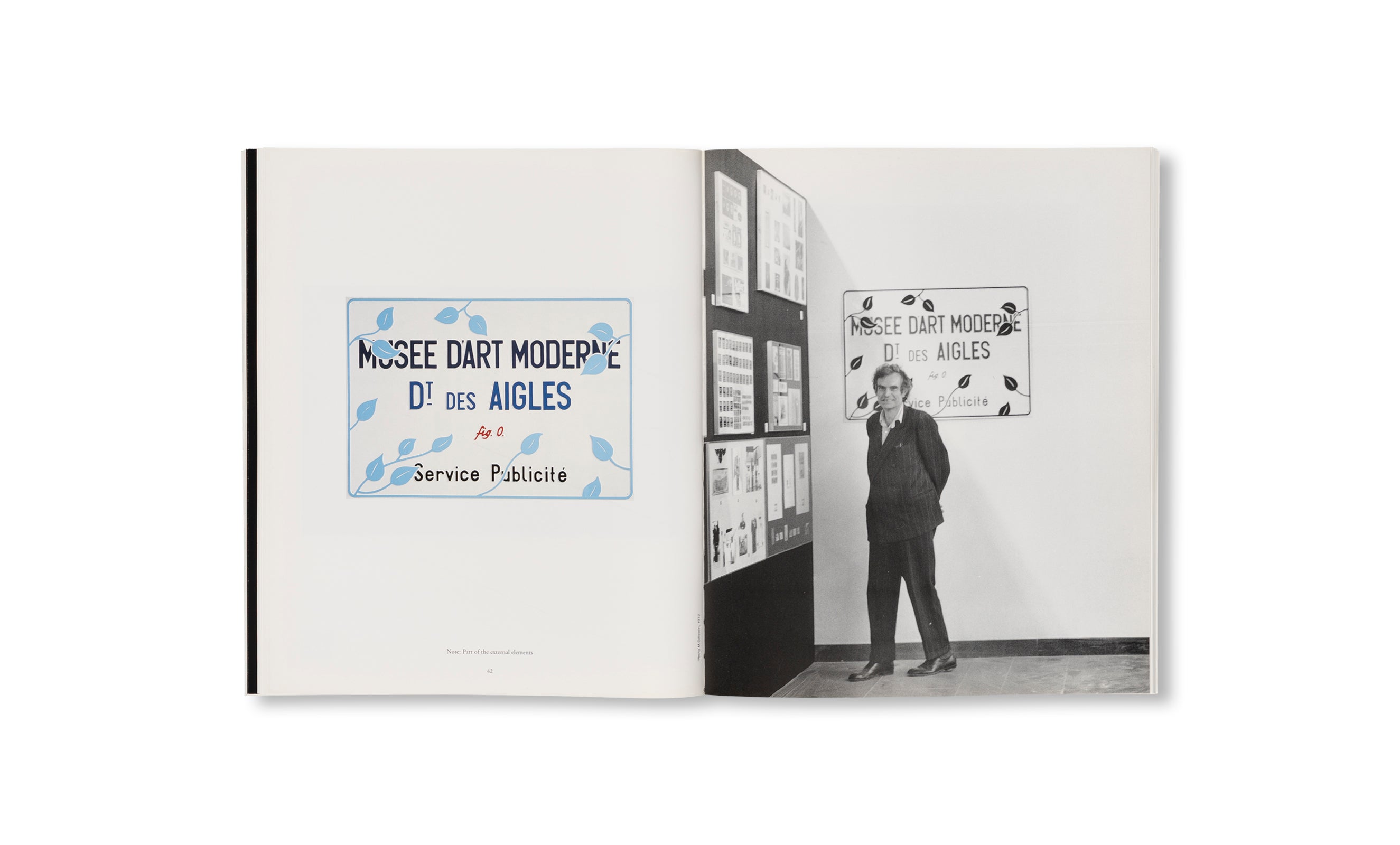 MUSÉE D'ART MODERNE, DEPARTEMENT DES AIGLES, SECTION PUBLICITE by Marcel Broodthaers