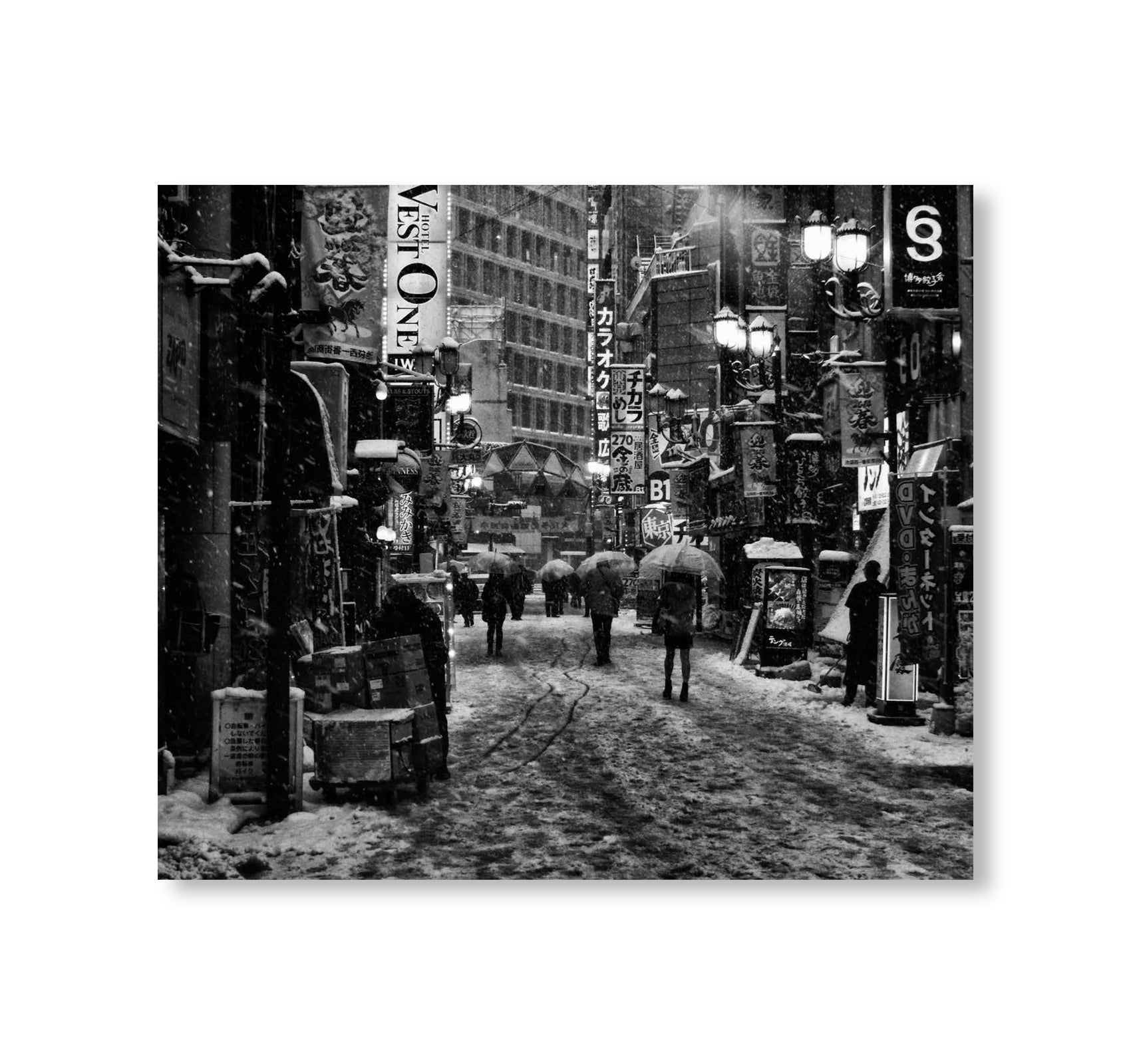 HOW TO TOKYO AT NIGHT by Daido Moriyama