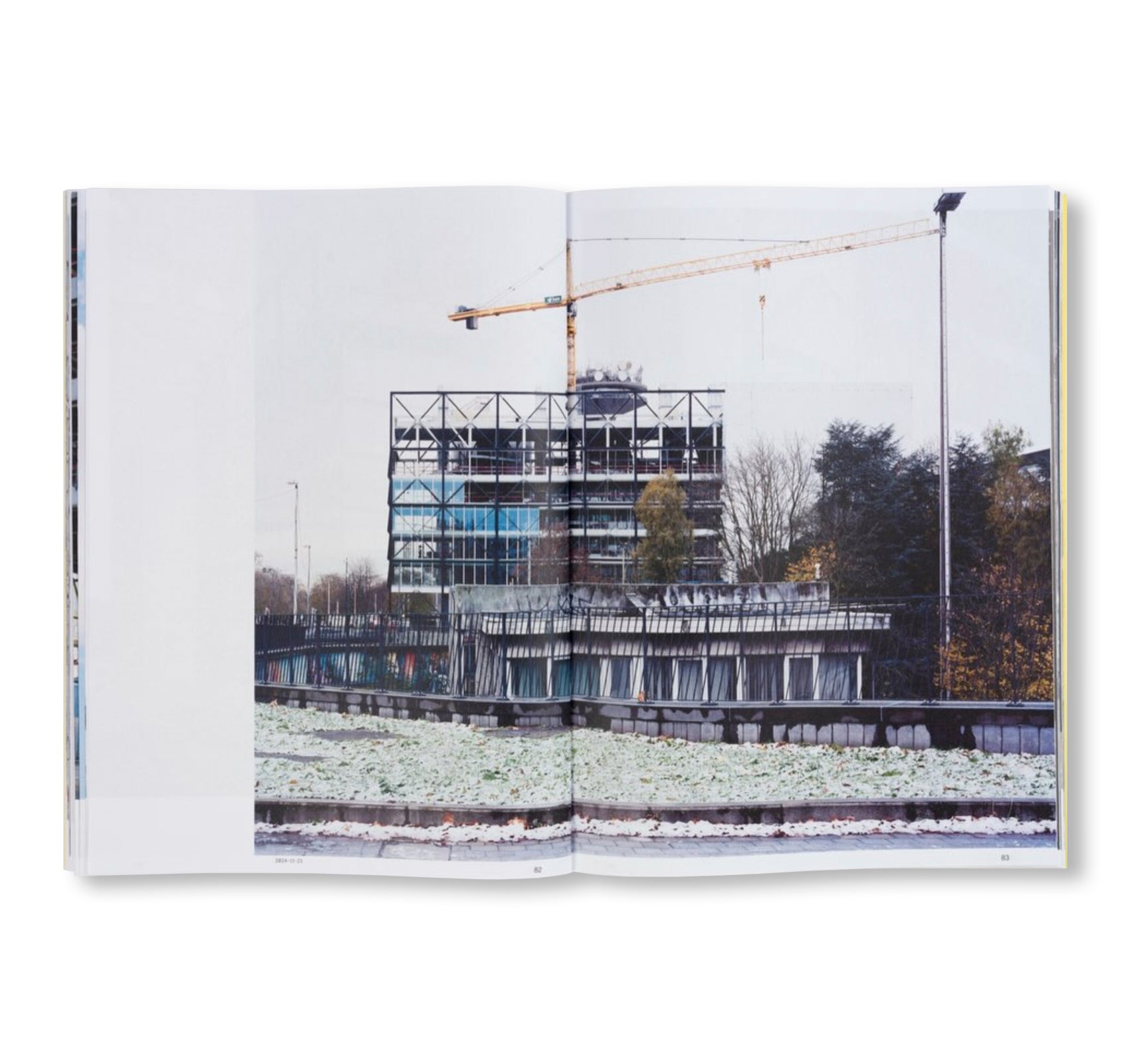 BAUKUNST FRAME by Baukunst