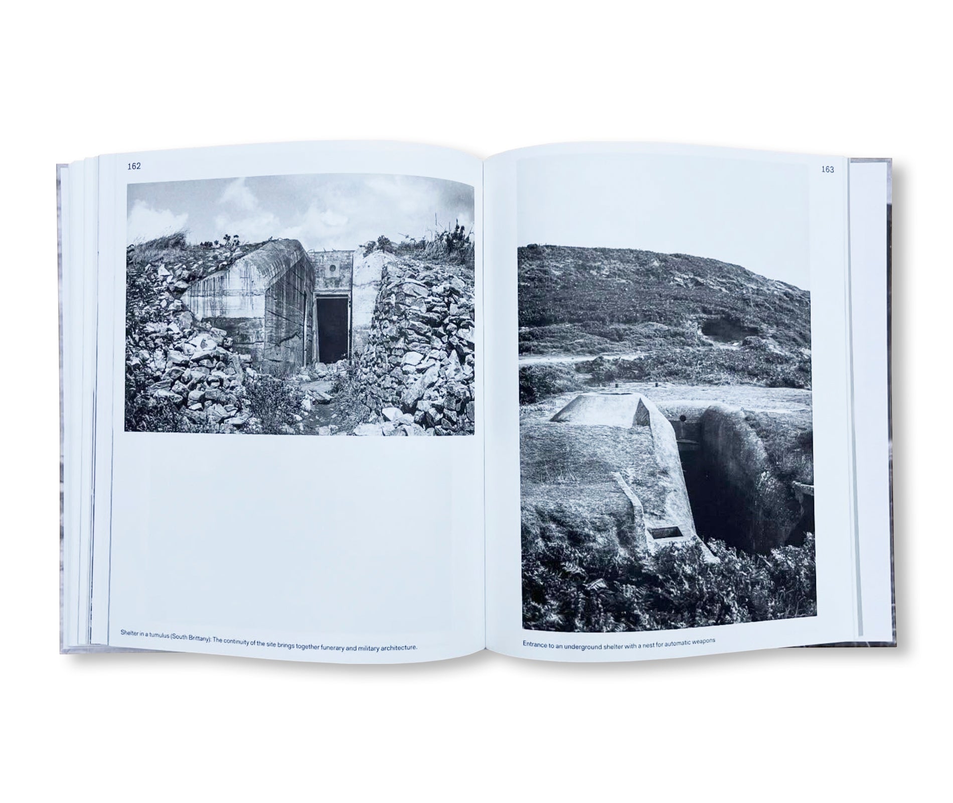 PAUL VIRILIO: BUNKER ARCHEOLOGY by Paul Virilio