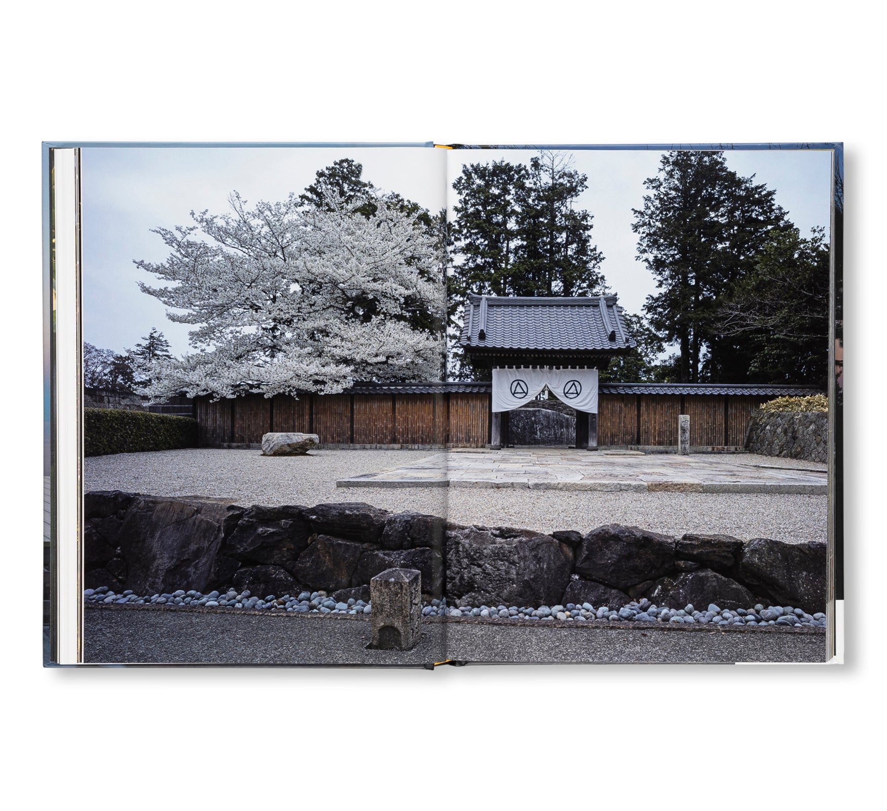 ENOURA OBSERVATORY: LAND OF DISTANT MEMORIES by Hiroshi Sugimoto