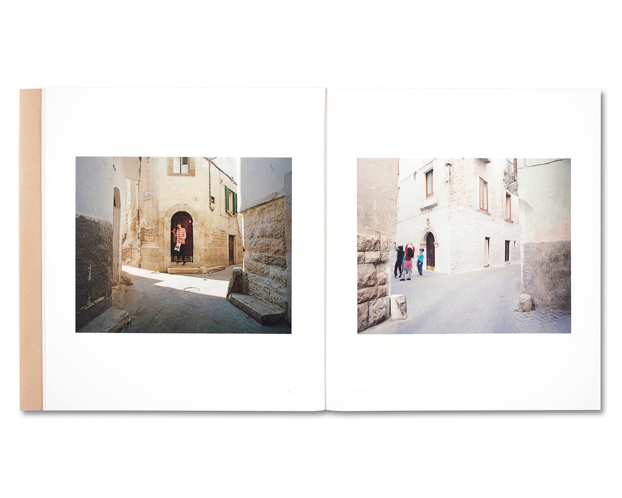 PUGLIA. TRA ALBE E TRAMONTI by Luigi Ghirri