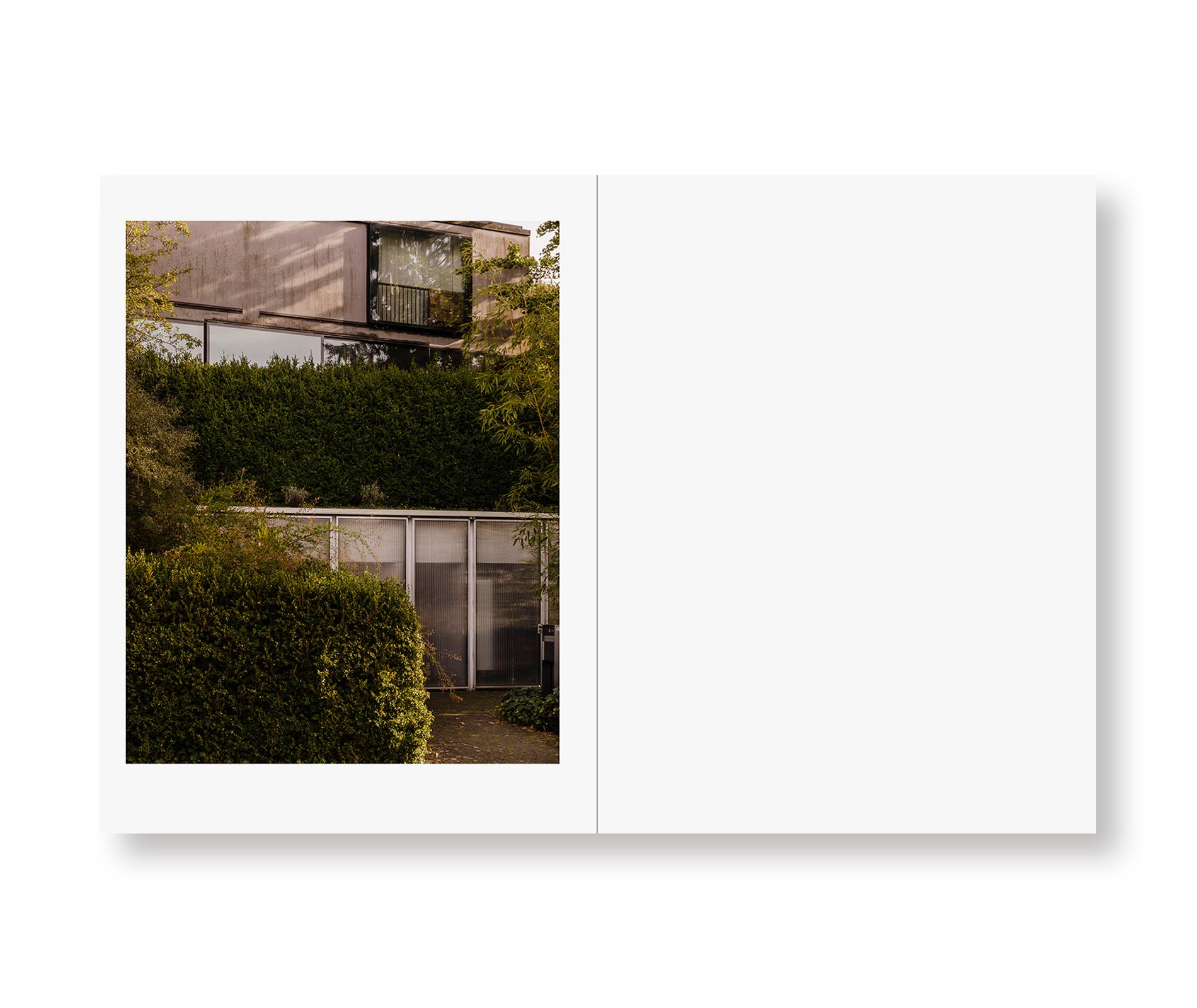 KOECHLIN HOUSE by Daisuke Hirabayashi