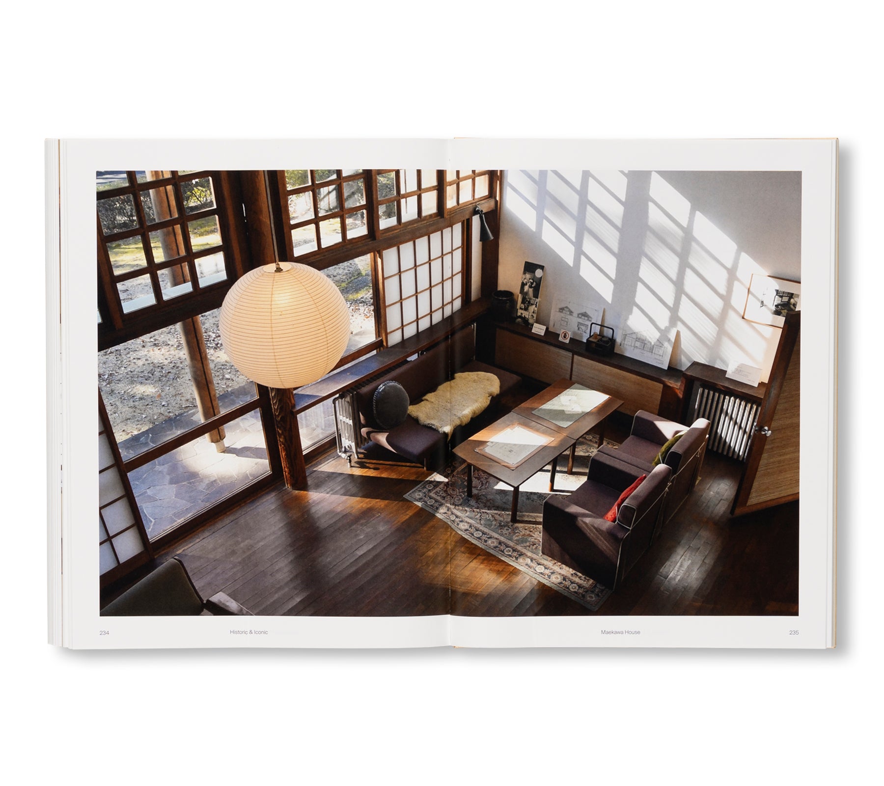 JAPANESE INTERIORS by Mihoko Iida