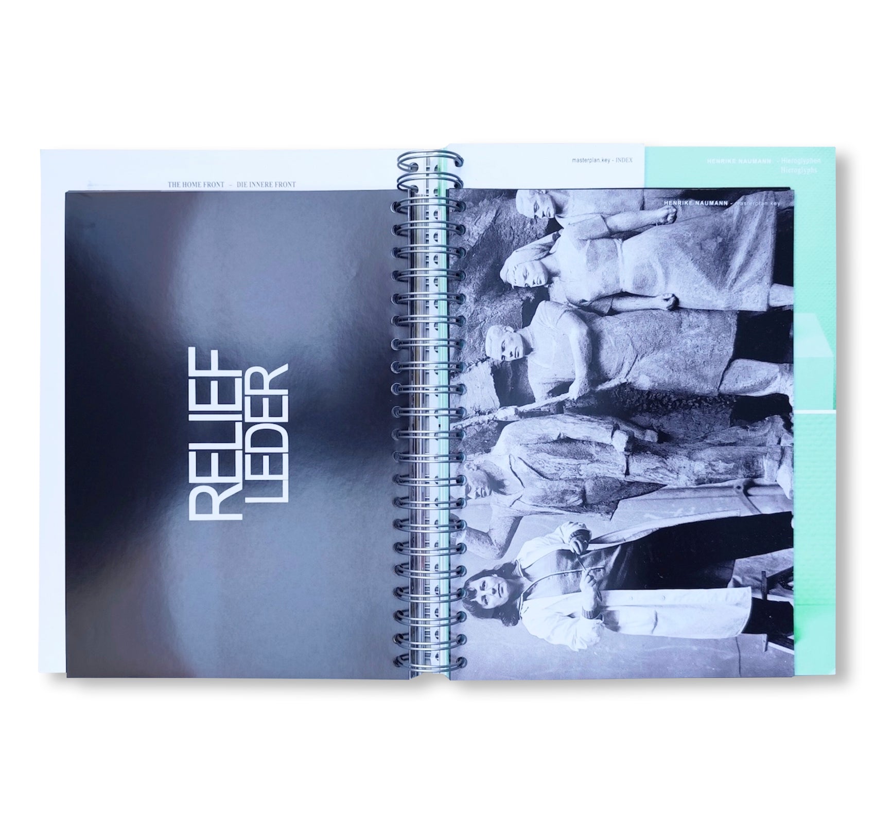 DIE INNERE FRONT - THE HOME FRONT by Henrike Naumann