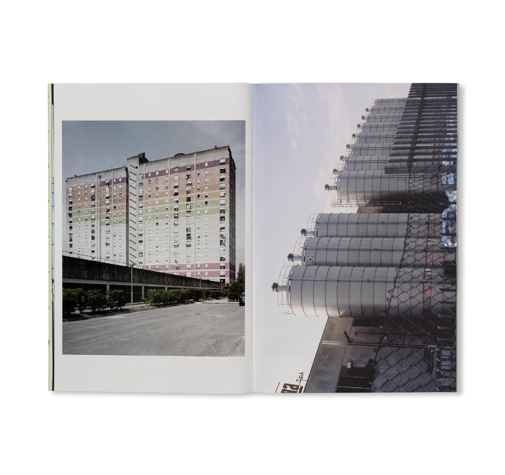 UNIDENTIFIED MODERN CITY by Dan Graham, Gabriele Basilico