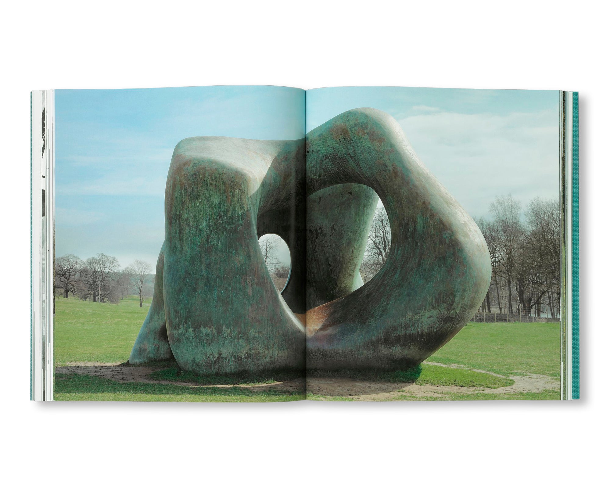 LATE LARGE FORMS by Henry Moore