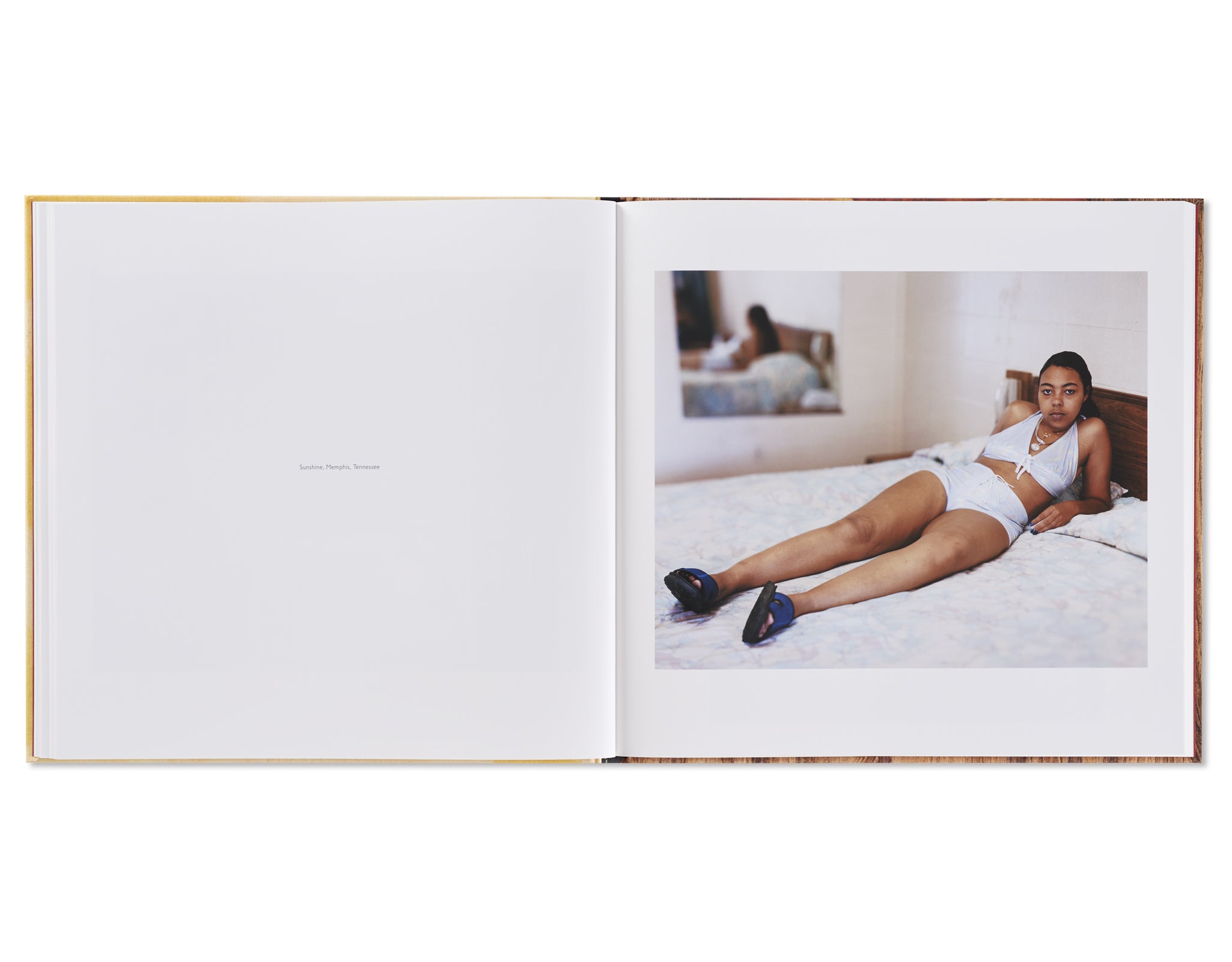 SLEEPING BY THE MISSISSIPPI by Alec Soth [SPECIAL EDITION]