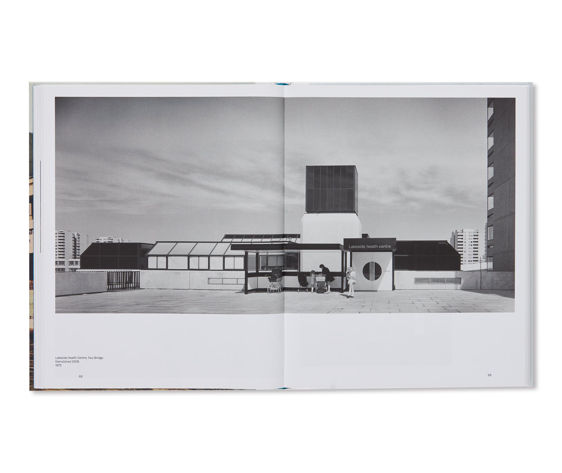 THE TOWN OF TOMORROW 50 YEARS OF THAMESMEAD by Peter Chadwick, Ben Weaver, Tara Darby, John Grindrod