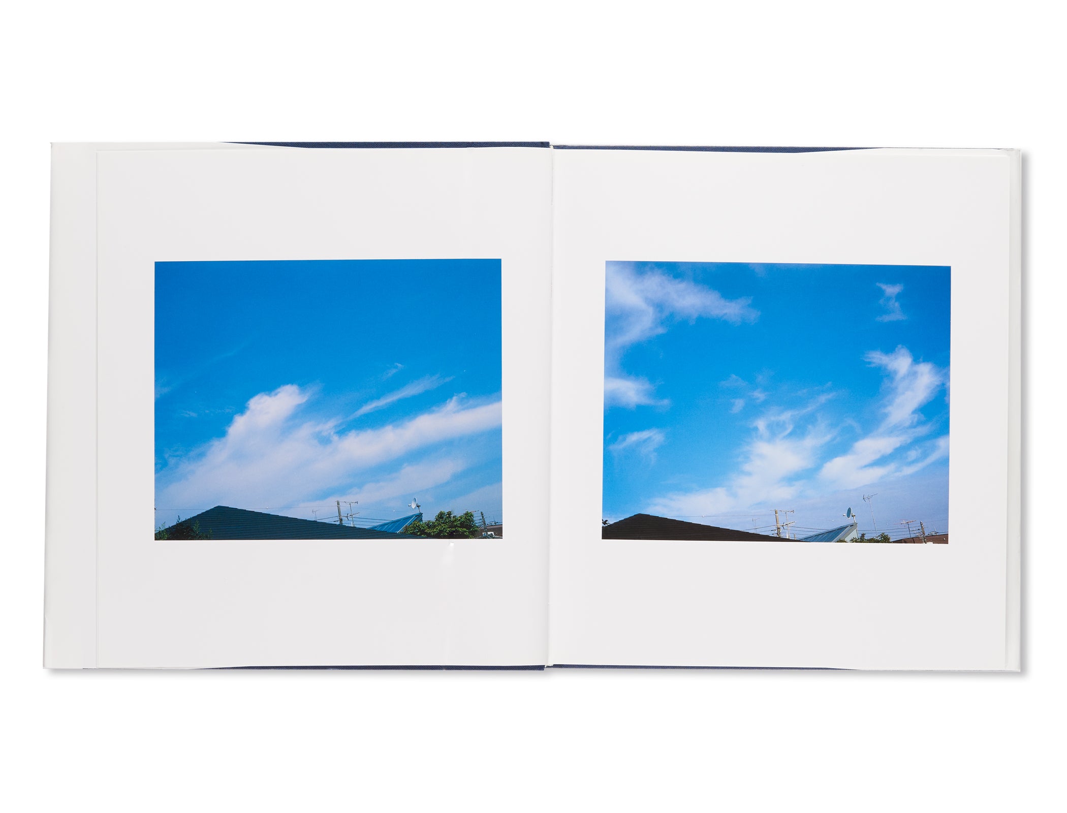 センチメンタルな空 / SENTIMENTAL SKY by Nobuyoshi Araki