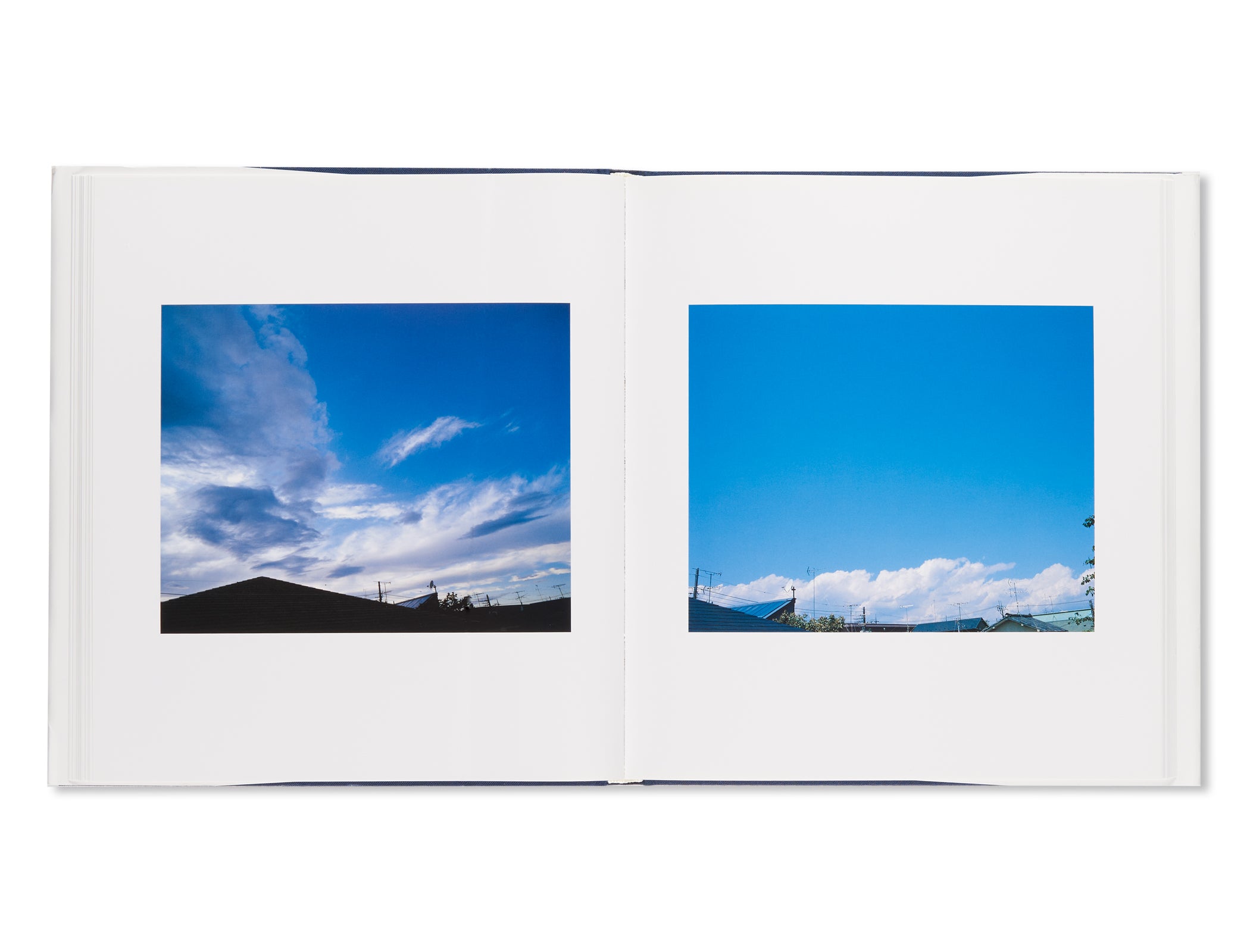 センチメンタルな空 / SENTIMENTAL SKY by Nobuyoshi Araki