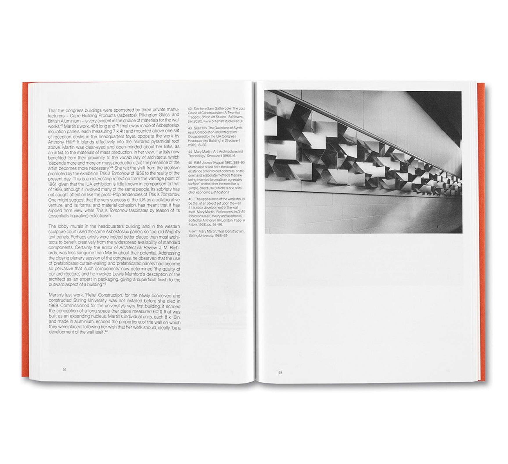 THE PLIABLE PLANE: THE WALL AS SURFACE IN SCULPTURE AND ARCHITECTURE, 1945–75 by Penelope Curtis