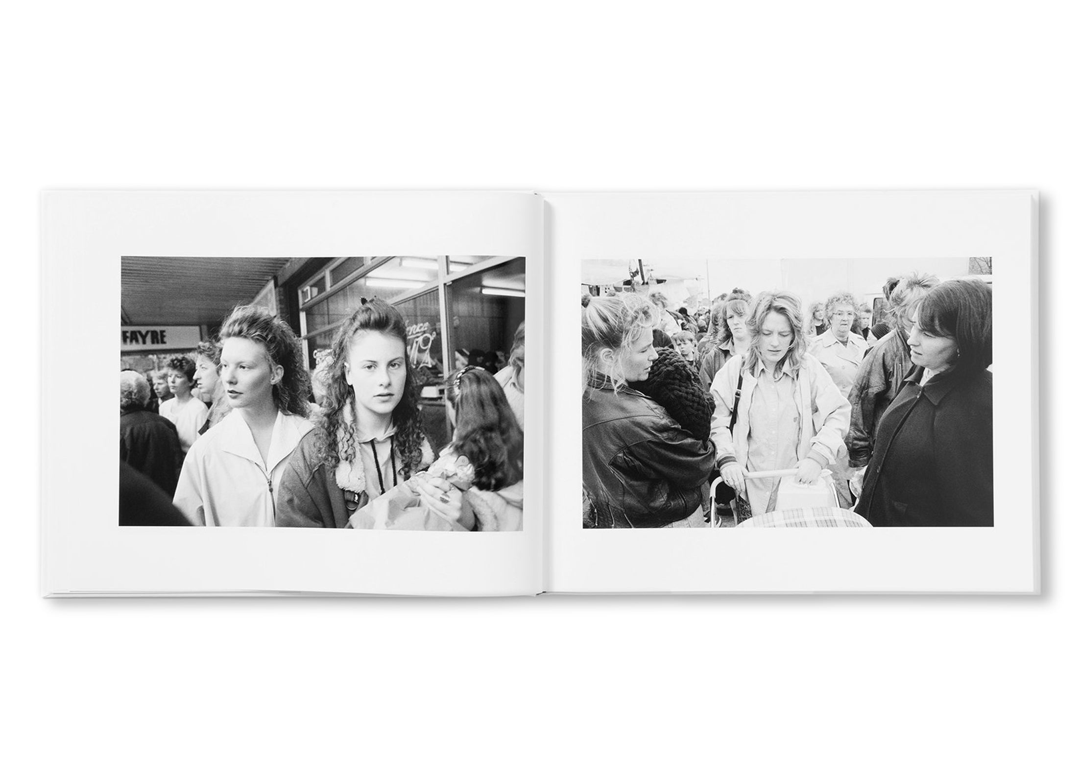 WOMEN'S MARKET by Tom Wood